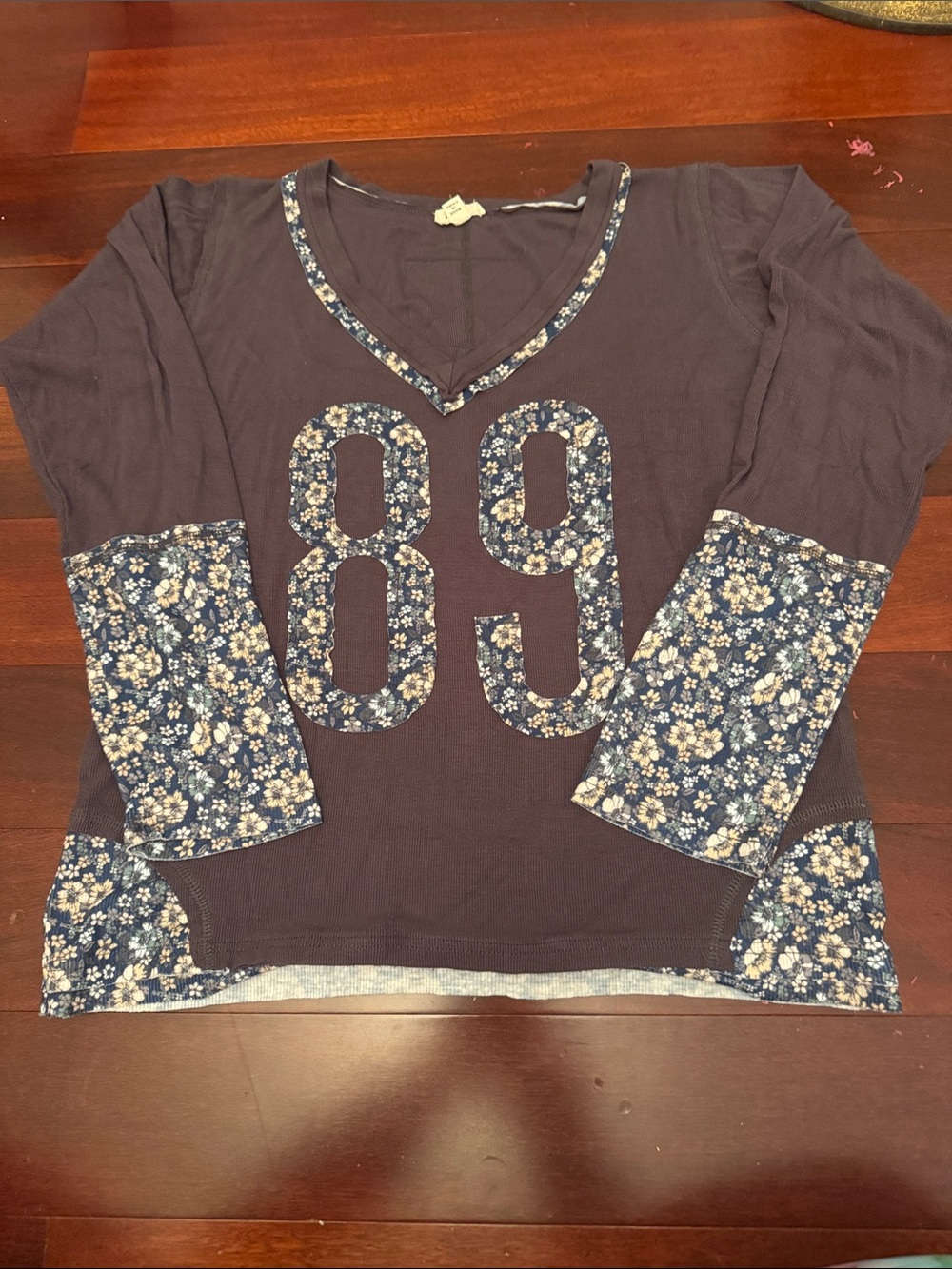 POL Navy V-Neck Top with Floral '89' Detail